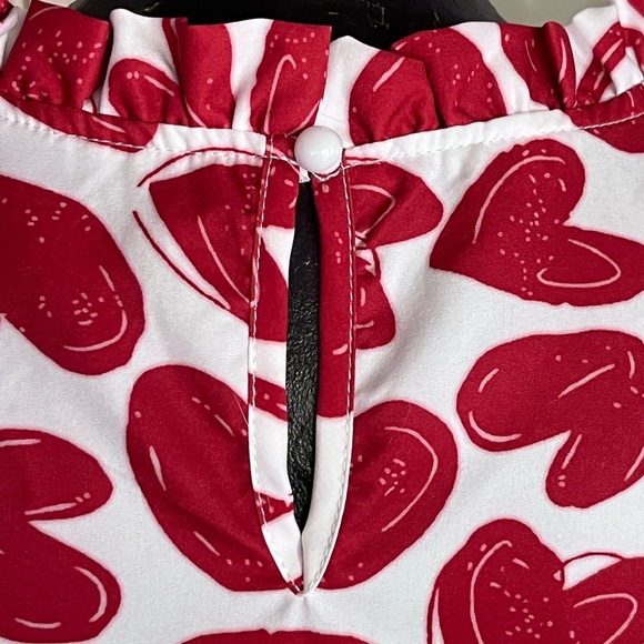 Red Heart Top Size Large - Picture 6 of 10